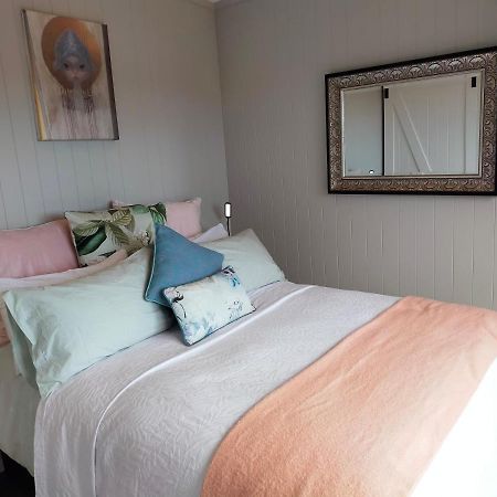Secluded, Private Rural Retreat Mins From Warkworth -"Avondale" Minihouseヴィラ エクステリア 写真