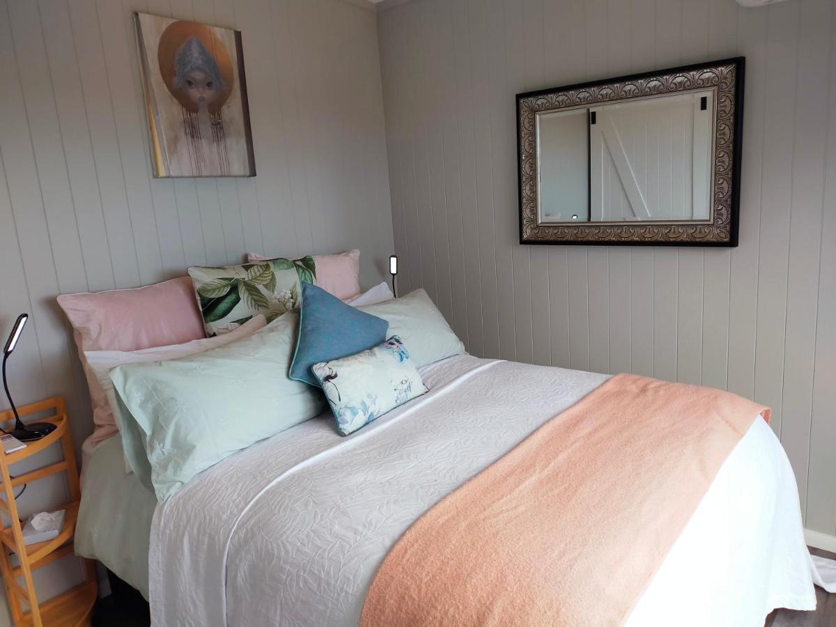 Secluded, Private Rural Retreat Mins From Warkworth -"Avondale" Minihouseヴィラ エクステリア 写真